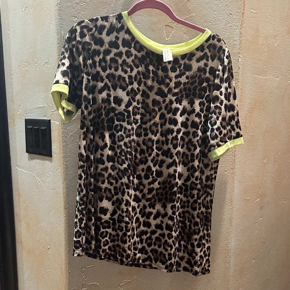 Leopard Print Short Sleeve Top with Green Trim